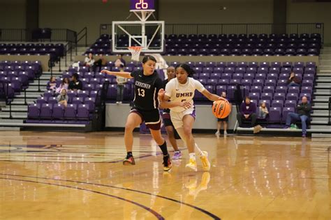 Umhb Womens Basketball Wins 10th Straight Holds Berry To 12 Second