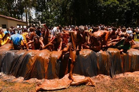 Fotos Aprovados No Vestibular 2015 Da UFPR Comemoram Tradicional