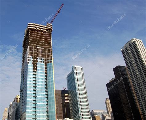 Pictures: skyscraper construction | Skyscraper in construction — Stock ...