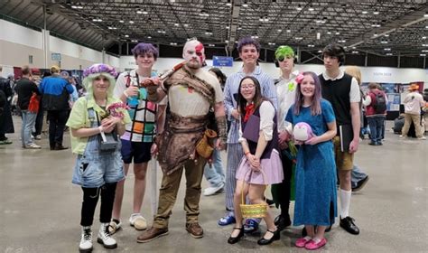 Group OMORI cosplay at comic con a month ago : r/OMORI