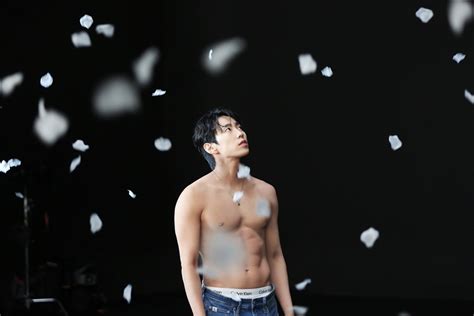 더쿠 - 타투 가리는 과정 올린 박재범