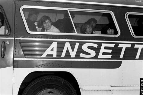 Les Tour Bus Des Sex Pistols Aux Rolling Stones