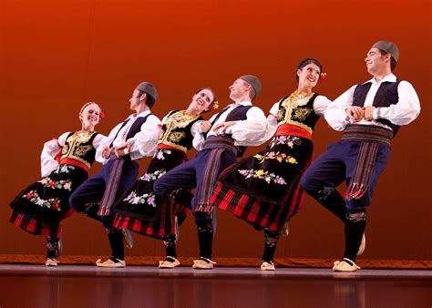 Le Tradizioni Serbe Danza Nazionale Folk