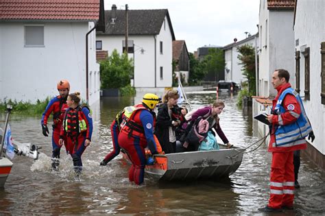 Cancellations Delays And Overcrowded Trains Flood Evacuations