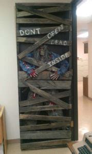 Cheap And Creative Halloween Decor From Reclaimed Wood