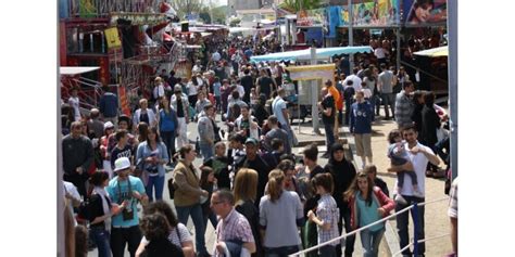 Neuville sur Saône Foire du 1er Mai des milliers de personnes