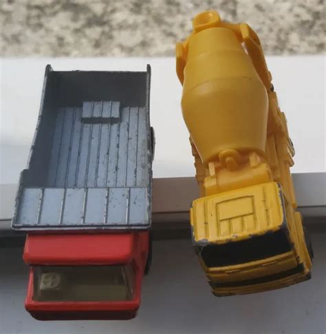 2 VÉHICULES MINIATURE de chantier un Matchbox 1975 et un Maisto EUR 3