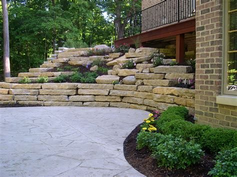 Retaining Walls And Seat Walls Classique Jardin Chicago Par Beary Landscaping Houzz