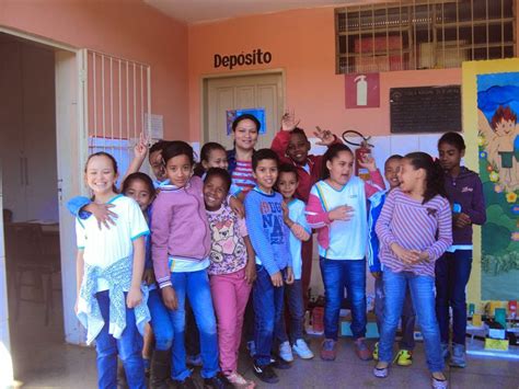 ESCOLA MUNICIPAL PEDREIRA DO INSTITUTO Turma de Terezinha confecção