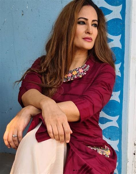 35 Stunning Hot Photos Of Rakshanda Khan Wiki Bio Tv Shows Web Series Instagram