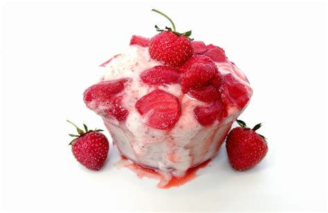 Healthy 4-Ingredient Strawberry Ice Cream (Vegan!)