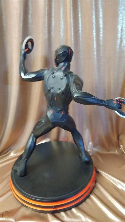 Very Rare Sideshow Tron Legacy Rinzler Premium Format Scale Statue