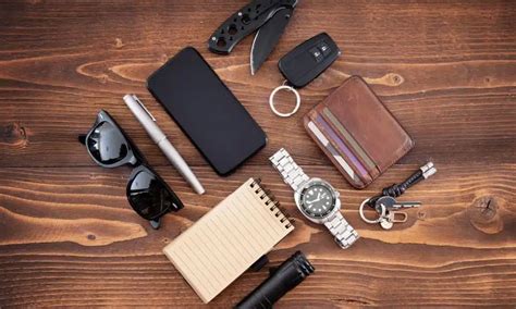 What Is Edc The Beginners Guide To Everyday Carry Mancarry