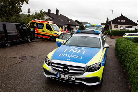 Fotostrecke Großeinsatz in Untergruppenbach SEK Kräfte stürmen Haus