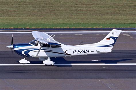 Sportflugzeuge Cessna Skylane Fotos Flugzeug Bild De