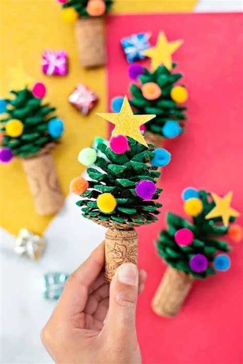 PINE CONE CHRISTMAS TREE CRAFT Hello Wonderful