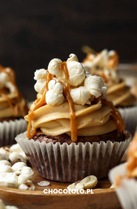 Babeczki Brownie Z Kremem Kajmakowo Orzechowym I Popcornem Chocololo