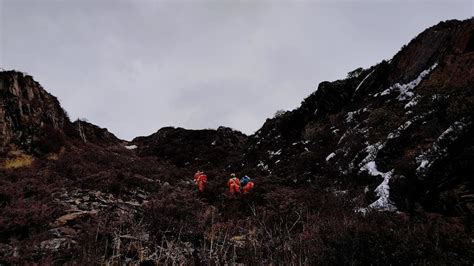 2名游客被困海拔4300米雪山，多部门联合解救 凤凰网视频 凤凰网