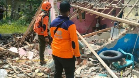 Update Jumlah Terdampak Gempa Tuban 2 495 KK Tersebar Di Sejumlah