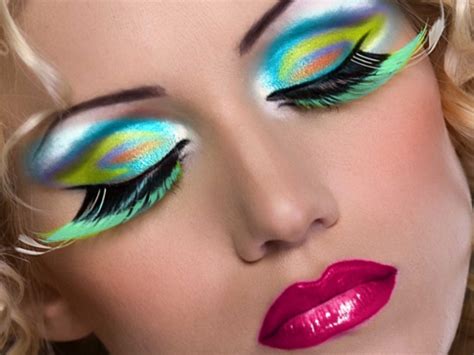 Dramatic Bright Eye Makeup