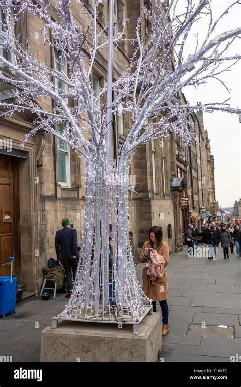 Edinburgh christmas tree hi-res stock photography and images - Alamy