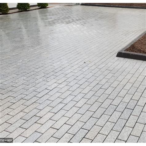 Silver Grey Solid Granite Sawn Cobble Setts 200100 50mm Milton