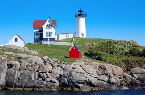 Solve Cape Neddick Lighthouse Jigsaw Puzzle Online With Pieces