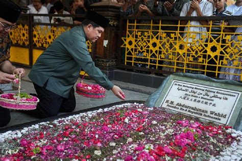 Erick Thohir Ziarah Ke Makam Pendiri Nu Di Jombang Antara News Jawa Timur