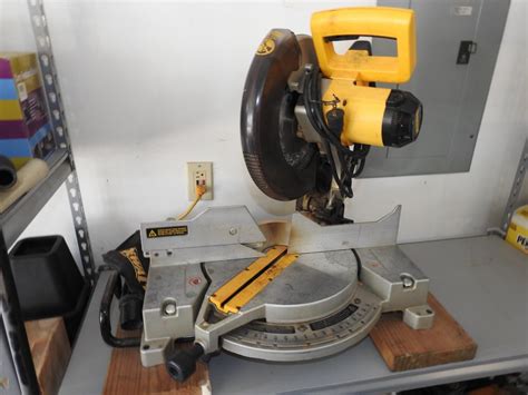 Dewalt Miter Compound Chop Saw Estatesales Org