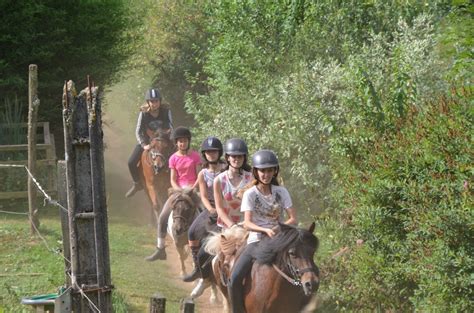 Les Petits Fermiers Cavaliers Au Fer à Cheval