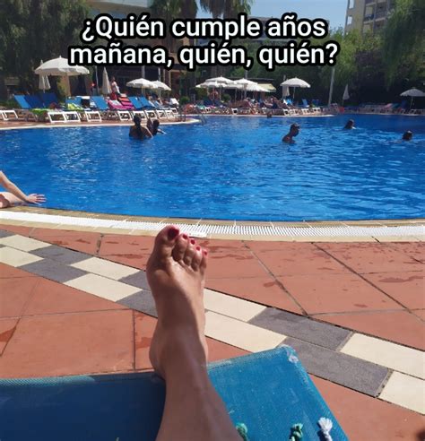 Quién cumple años mañana quién quién Generador Memes