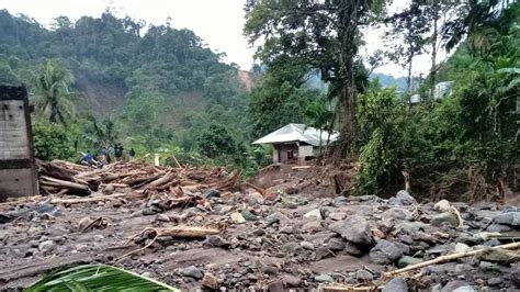 Banjir Dan Longsor Di Pesisir Selatan Sumbar 9 Orang Hilang 1