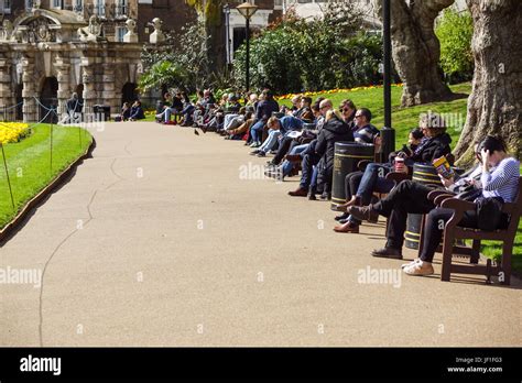 Londres Inglaterra Reino Unido 24 De Abril De 2017 Personas No