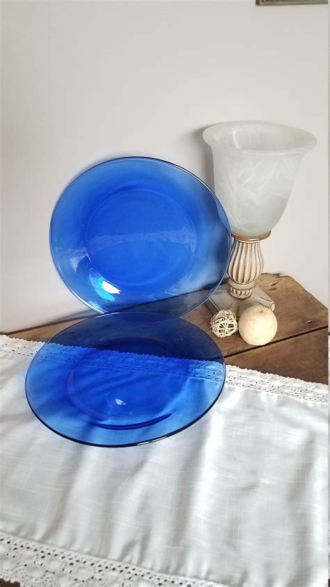 Anchor Hocking Cobalt Blue Dinner Salad Plates Set Of 2 Etsy Blue