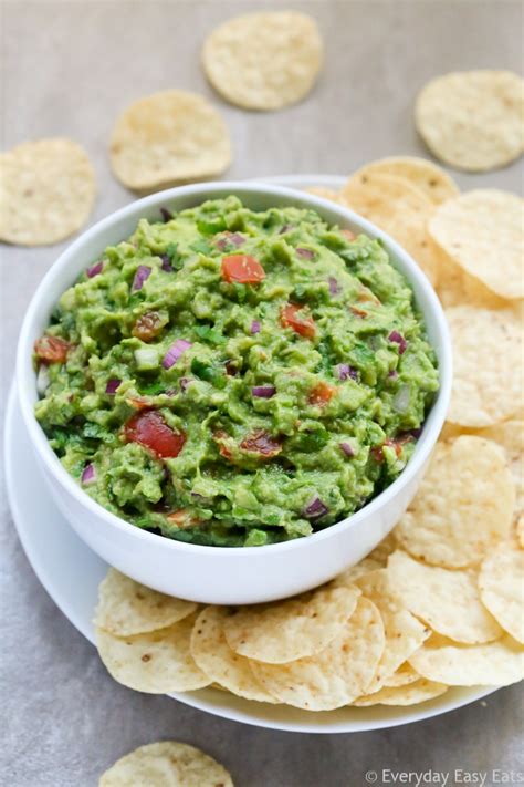 The Best Fresh Guacamole Recipe Quick And Easy Everyday Easy Eats