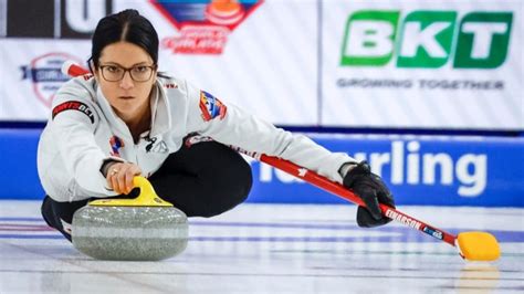 Kerri Einarson tops Clancy Grandy to remain undefeated at Grand Slam of ...