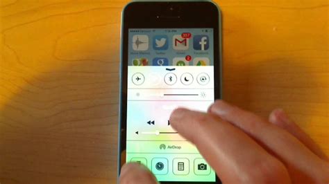 How To Turn On Iphone 5 Flashlight Youtube