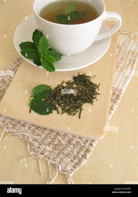 green tea with mint leaves Stock Photo - Alamy