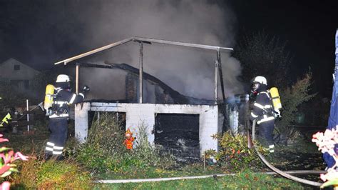 Niendorf Feuer Im Kleingartenverein Waldwinkel Gartenlaube Brennt Nieder