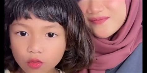 Viral Gadis Cilik Pandai Jadi MUA Hasilnya Bak Seorang Profesional