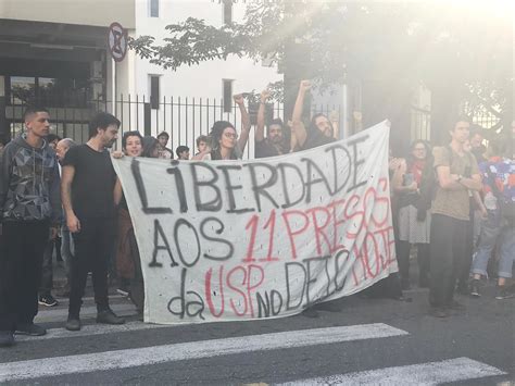 Ap S Mais De H Manifestantes Detidos Em Ato Na Usp S O Soltos