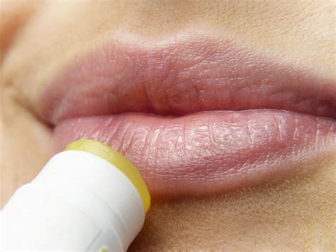 Causas Y Tratamientos Para Los Labios Secos Y Agrietados Healthwithfacts