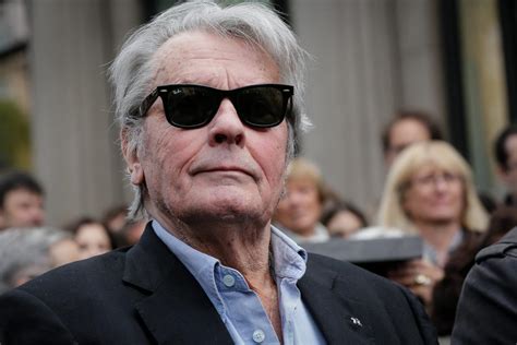 Cinema Morto L Attore Francese Alain Delon Aveva Anni