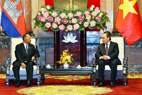 Cambodian Na President Pays A Courtesy Call On Vietnamese President