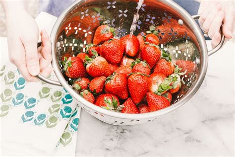 Your Foolproof Guide To Making Chocolate Covered Strawberries