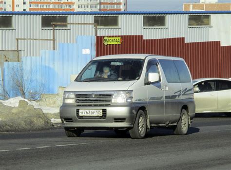 Photos Nissan Elgrand Russia