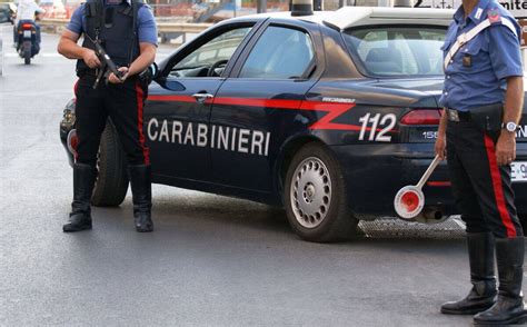 Arrestata Coppia Di Ragusa Fugge Ad Un Posto Di Blocco Quotidiano Di