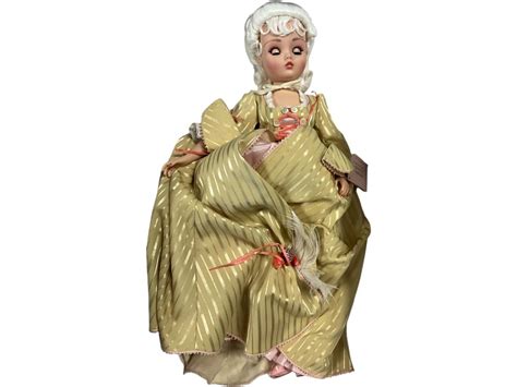 Lot Madame Alexander Convention Doll