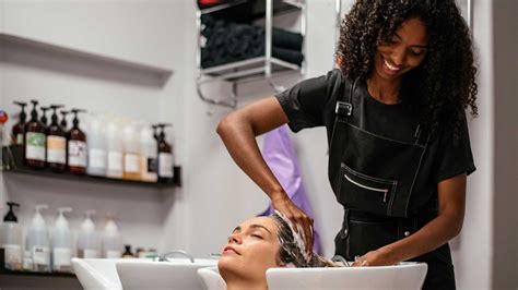 Eight Tips On Becoming A Successful Session Stylist