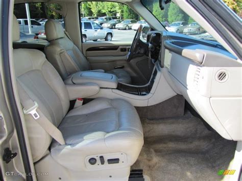 2002 Cadillac Escalade Standard Escalade Model interior Photo #38203320 ...